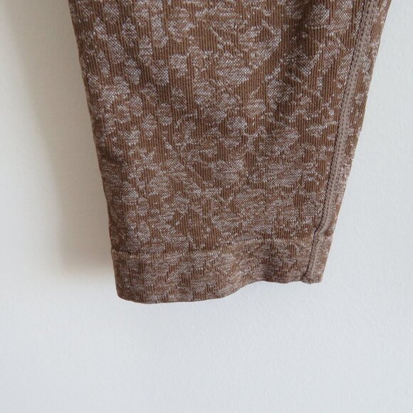 NVGTN Snakeskin Seamless Leggings in Mocha Athleisure Gym Workout - Size M - Picture 9 of 14